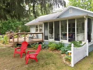 Image of Port Huron - Sandy Feet Cottage, steps to Lake Huron