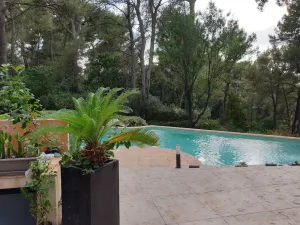 Image of CASSIS 18KM MAS OASIS VERDURE FABULEUX HAVRE PAIX RARE PISCINE JETS DÉCOR ZEN