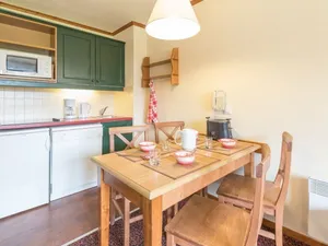 Image of Cozy 2-Room Apartment for 4, Near Ski Lifts - La Salle-les-Alpes