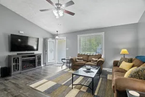 Image of 3 Bed\/2 Bath Modern 1400 sq ft Home in Quiet Paducah Neighborhood