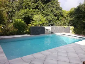 Image of Bassin d'Arcachon family home with swimming pool