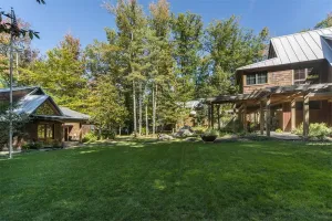 Image of Stunning Lakefront Luxury Compound on Pristine Thompson Lake