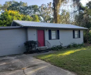 Image of Cozy Cottage surrounded by antebelllum homes close to downtown.