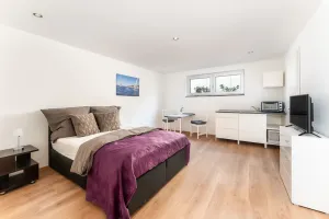 Image of Basement studio with king-size waterbed - good connection to the city center