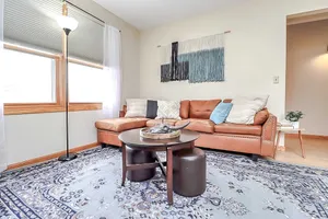 Image of 4bd 2b | 20 min walk to Downtown | 8 guests