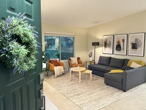 Image of Modern Downtown Bellevue Condo, Free Parking
