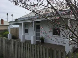 Image of lily cottage . . . Bank street, in  the heart of town,  wifi