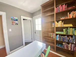 Image of Perfect for large families and groups, located walking distance to Downtown
