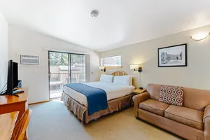 Image of Top-floor Main Street studio with pool & hot tub - walk to lifts