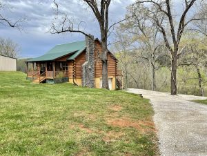 Image of Lake house on 5 acres. Pet Friendly! Close to State Parks, Caverns, and Marinas.