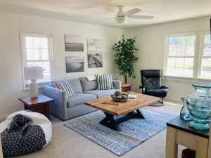 Image of Lake Park Place : Adorable Beach Cottage