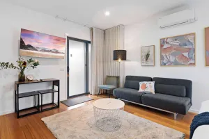 Image of Stunning Studio Apartment Near Public Transport