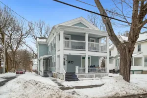 Image of Like home Charming 3 Bedroom Upstairs Flat 3 blocks from downtown Auburn.