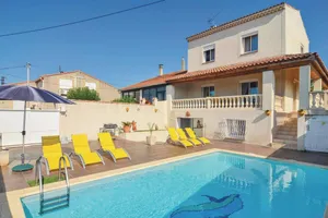 Image of Appartement spacieux à Port-de-Bouc avec piscine et vue mer