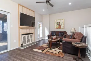 Image of Convenient, spacious 3BR 2.5BA WITH PARKING