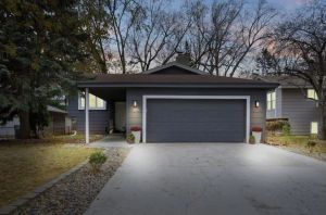 Image of Pleasantly Beautiful Home l Wet Bar l Location