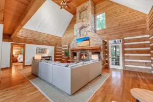 Image of Welcome to 'Logging Off' our stunning Log Cabin 35 mins from Downtown Nashville