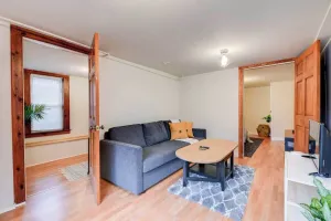 Image of Quaint and Charming 2BR APT in Central Oakland