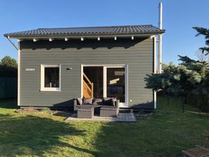 Image of Modern & cozy vacation home within walking distance of the lake