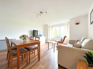 Image of Lovely 2 bedroom flat with free parking, great transport links to Central London, the Excel Centre, Canary Wharf and the O2!