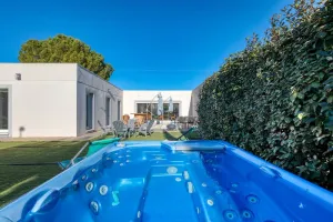 Image of Luxury villa (210m2)-AC-Pool-Spa-Games room-Barbecue-Parking.
