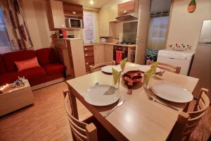 Image of FAMILY MOBILHOME, WELL EQUIPPED FOR 6\/8 people