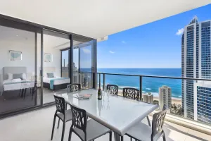 Image of Circle on Cavill Ocean View