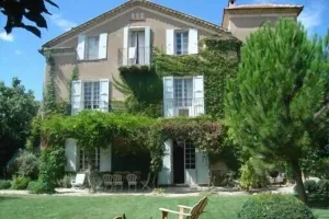 Image of 18th Century house with pool