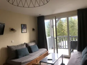 Image of Furnished 3* apartment, sleeps 5, 100 m from gondola.