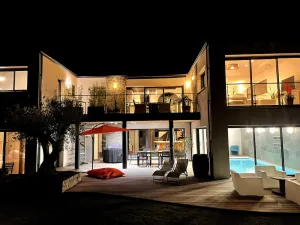 Image of Villa Kerdelan swimming pool -