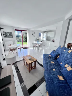 Image of Maison Charmante à 250 Mètres de la Plage de Port Lin