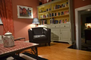 Image of Near Hamburg - 4 bedrooms, 2 bathrooms, sleeps 6 S-Bahn and bus