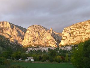 Image of PROVENCE: HOUSE IN LES SALLES\/VERDON, 400 M FROM LAC DE SAINTE-CROIX, GORGES DE L'OUEST