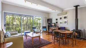 Image of Hillside Hideaway - Wifi & Pet Friendly