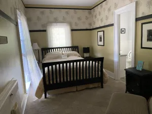 Image of Historical Monroe Manor - Beechwood Room