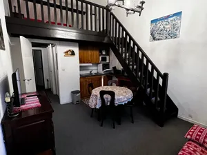 Image of Studio lumineux avec mezzanine, balcon, casier à skis et parking à 5 min du centre de Morzine. - FR-1-524-87