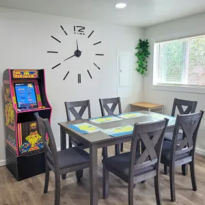 Image of Spacious 4BR w\/Arcade, Pet Friendly, near Beaches