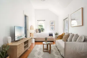 Image of Boutique Studio with Balcony in Perfect Location