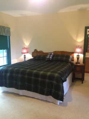 Image of 5 Bedroom ranch home on ground and lower walkout level sleeps up to ten people