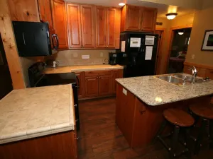 Image of New 2 Bedroom\/2 Bathrooms\/Jacuzzi Tub