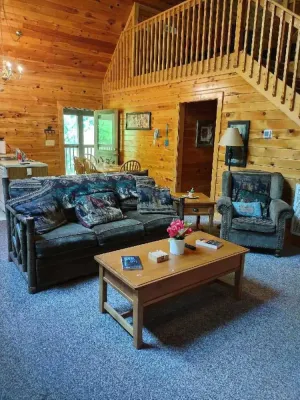Image of Beautiful 2 Bed Cabin with Hot Tub and Resort Pool