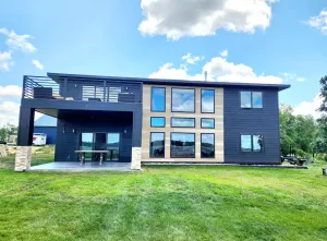 Image of On Lake Time!\nStunning Modern Lakefront 5 BR \/ 4 BA on Maple Lake ~ Sleeps 12+