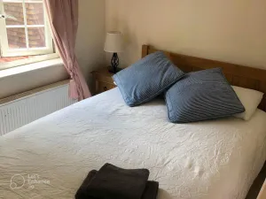 Image of Quaint village period cottage - 10 miles from Oxford