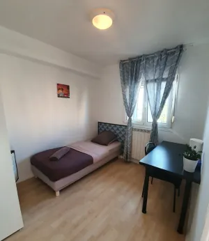 Image of Single room with shared bathroom
