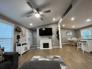 Image of Beautiful 3 BR Full House w\/ King Bed on Dead End- 5 min from town!
