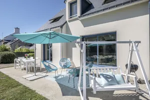 Image of 100m from the beach, house for 7, seaview