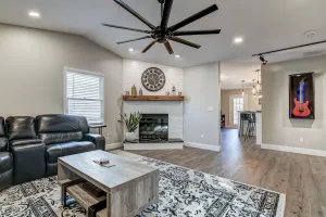 Image of Spotless and Simple Trendy Condo Chatham\/Springfield