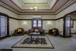 Image of Grand Art Deco Home. Centrally located in cosmopolitan Hamilton - Newcastle