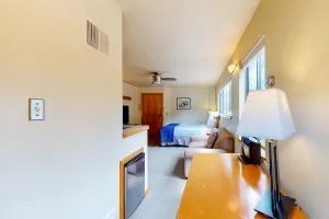 Image of Main Street room - pool & hot tub, walk to lifts, dog-friendly, 3rd floor
