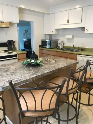 Image of Cozy 2nd story Flat near downtown